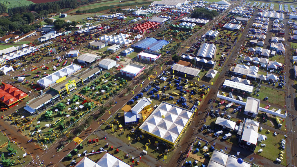 Agrishow 2026. A maior feira de tecnologia agrícola do Brasil e da América Latina.